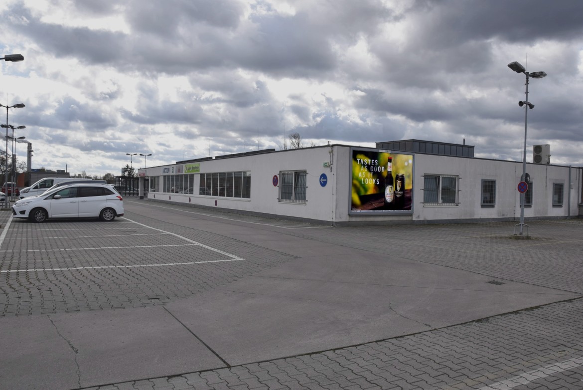Am Juliusturm 40 /Kaufland/Parkdeck/nh. Eingang/Zufahrt
