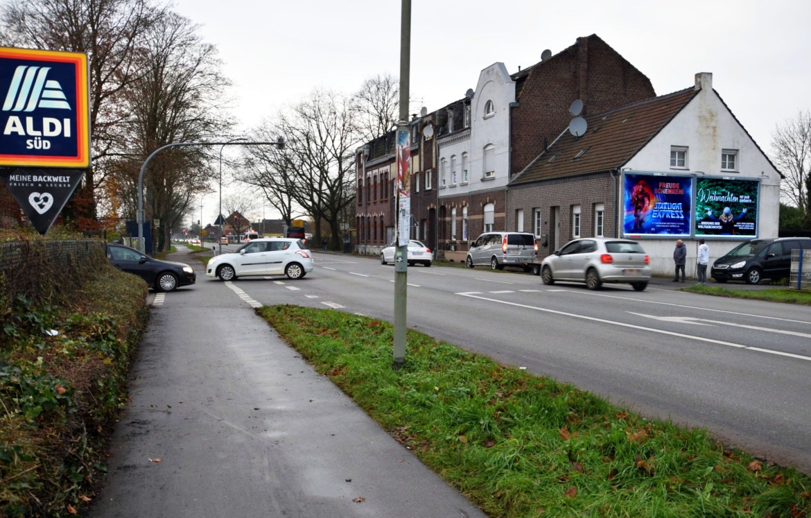 Harttor 60/geg. Aldi/Einfahrt (quer zur B 58)