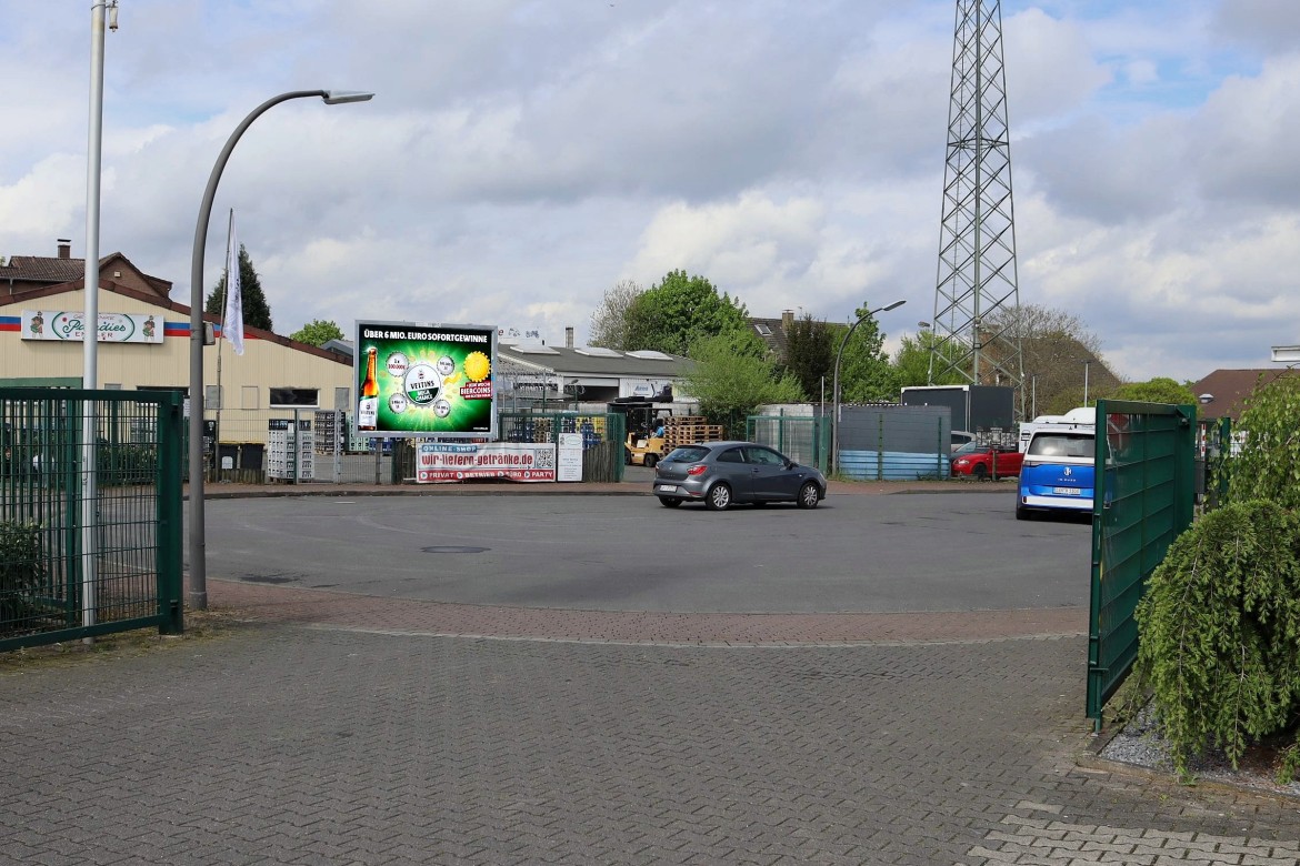 Werkstr. 31 /Getränkeparadies/Einfahrt