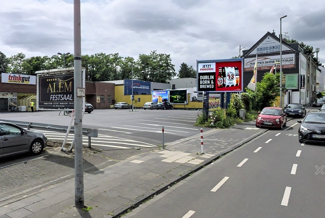 Wickrather Str. 129 /Trinkgut/rts vom Eingang (quer zur Str)