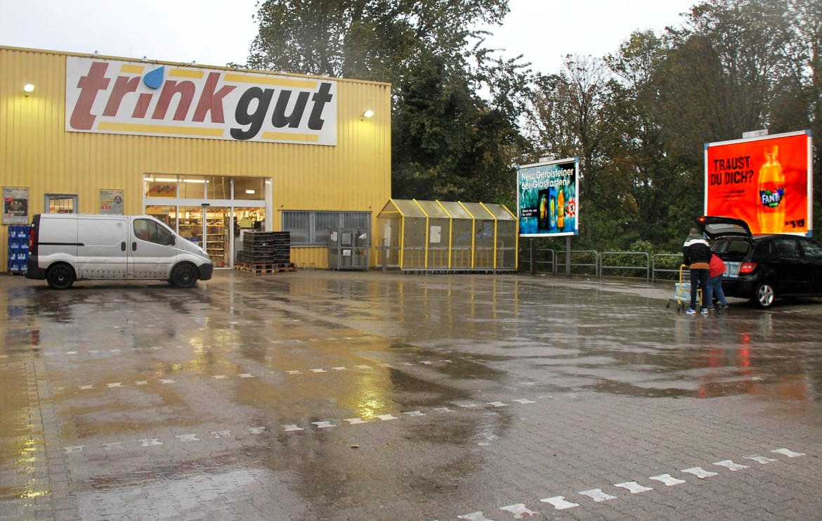 Wiesenstr. 2 /Trinkgut/rts vom Eingang (lks)