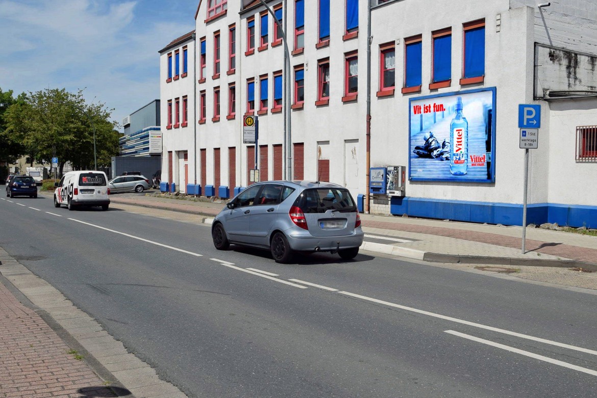 Zeppelinstr. 61/Zufahrt Netto -Rottmannstr/parallel (lks)