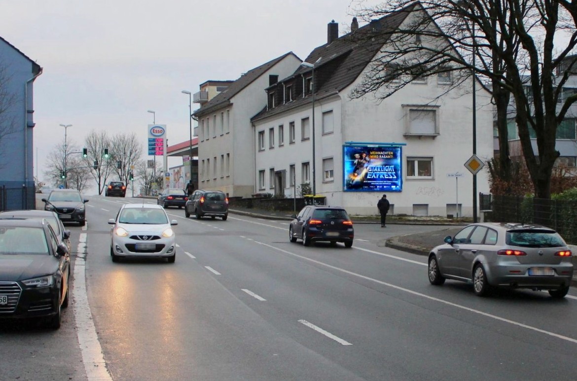 Heedfelder Str. 86a (quer am Giebel)