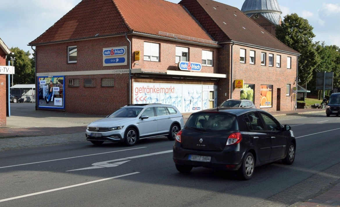 Große Str. 19 /Nah & Frisch/Einfahrt/rts (quer zur B 495)