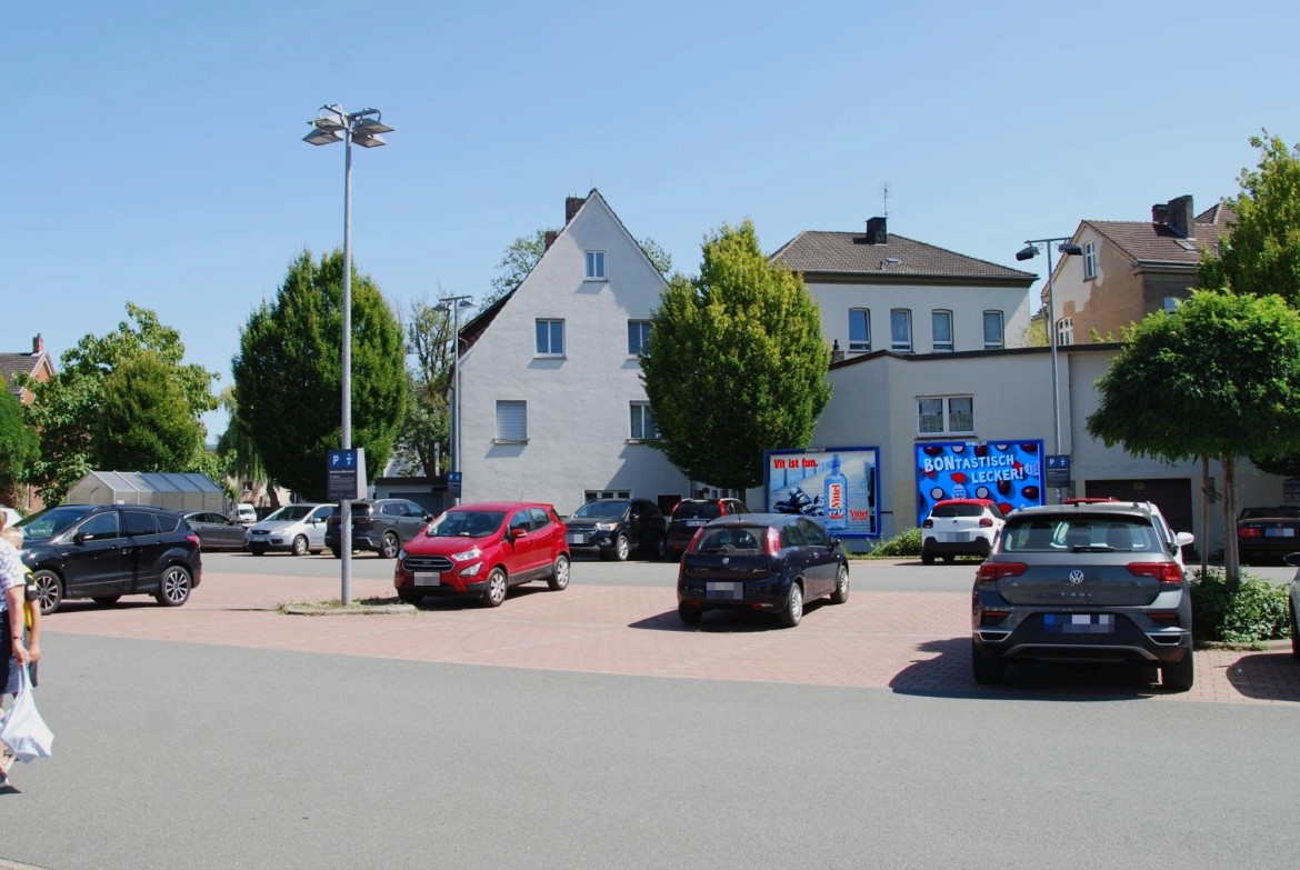 Brenkhäuser Str. 14a /Kaufland/geg. Eingang (lks)