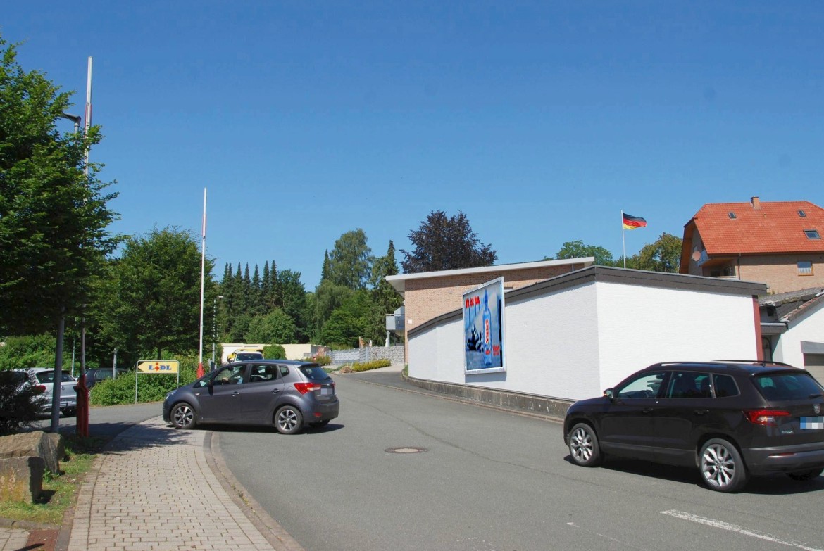 Bahnhofstr. 49/geg. Lidl/Einfahrt