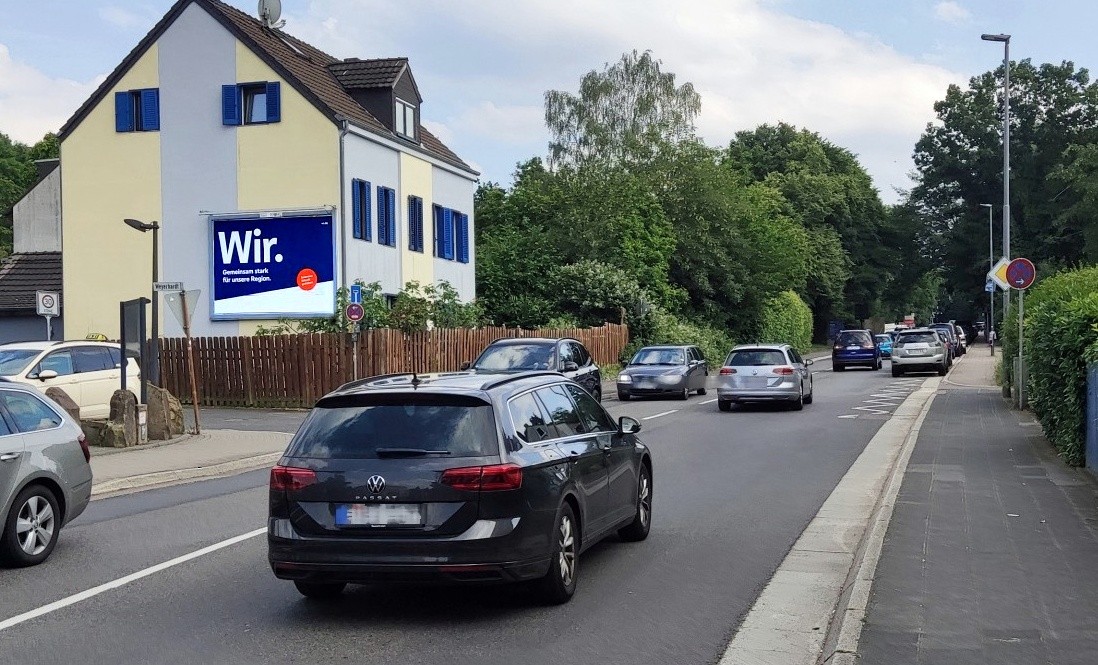 Overather Str. 25/Ecke Weyerhardt Str (quer am Giebel)