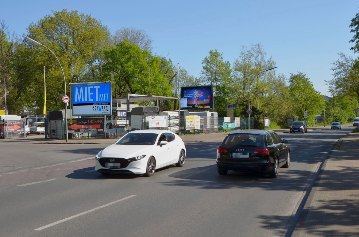 Braukämperstr/Ecke Giebelstr. 101 (quer zur Str)