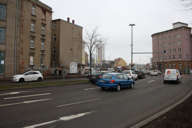 Brandenburger Str. 12 (B 6 / B 87)  / geg. Einf. Obi