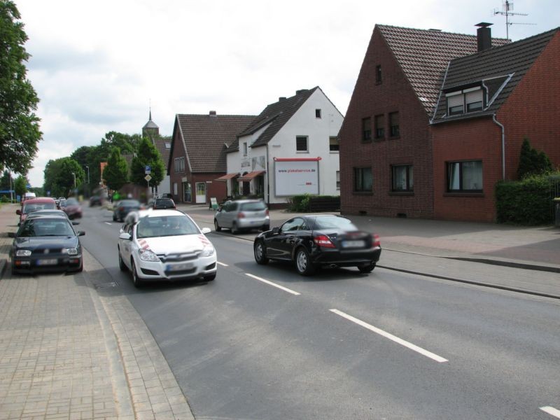 Gladbacher Str. 18 (B 221)  / Am Neumarkt quer