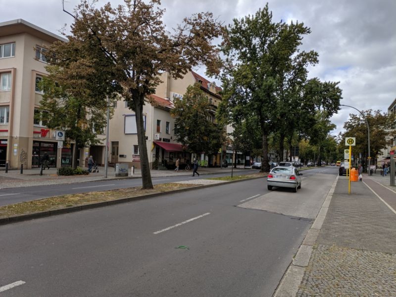 Scharnweberstr. 136 vor Kurt-Schumacher-Platz