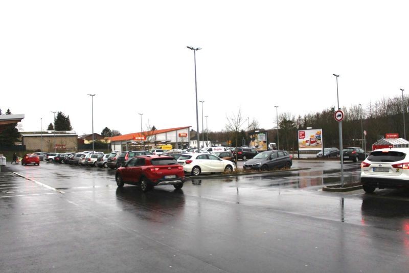 Fichtenweg 2  / Rewe geg. Eing.