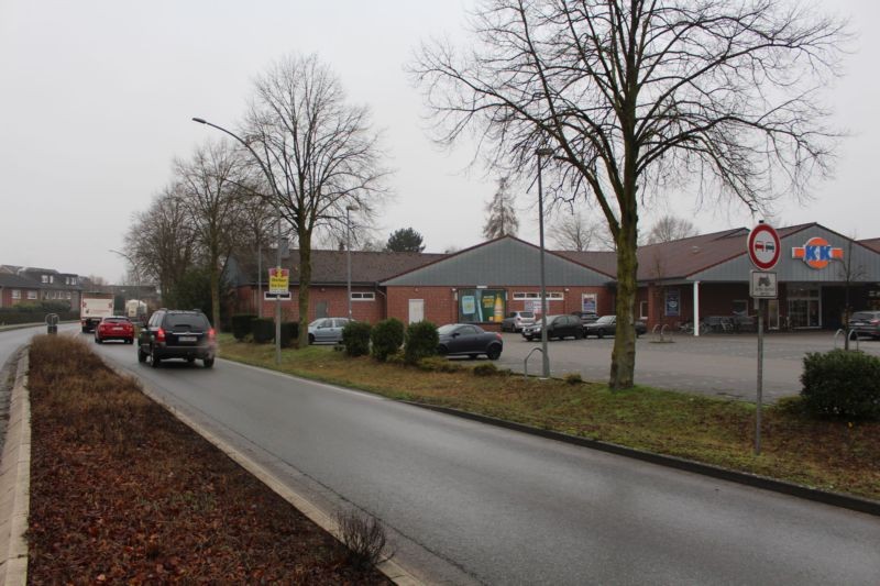 Teichstr. (B 475)  / Industriestr. 4 / li. neb. Eing.