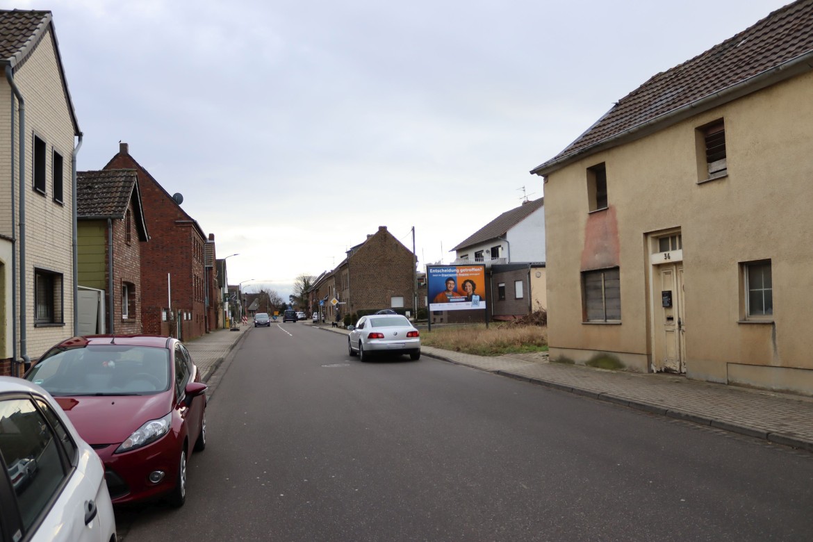Trierer Str. 42 (B 265)  VS