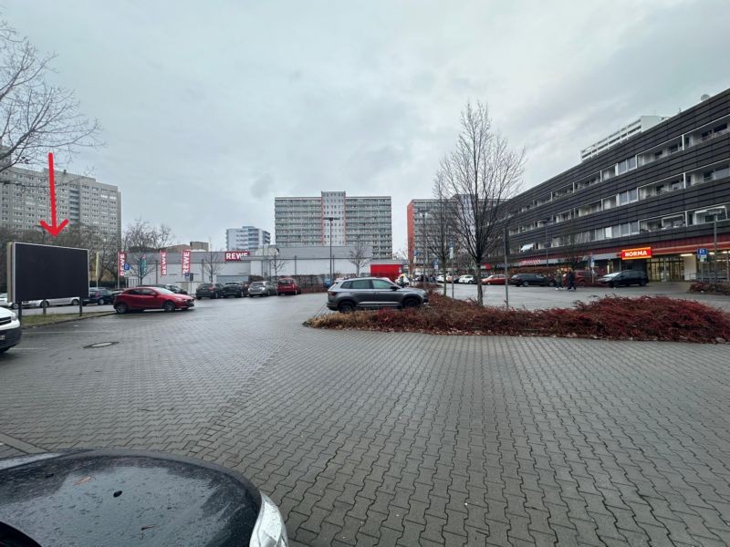 Anton-Saefkow-Platz 8  / Rewe / Si. Markt