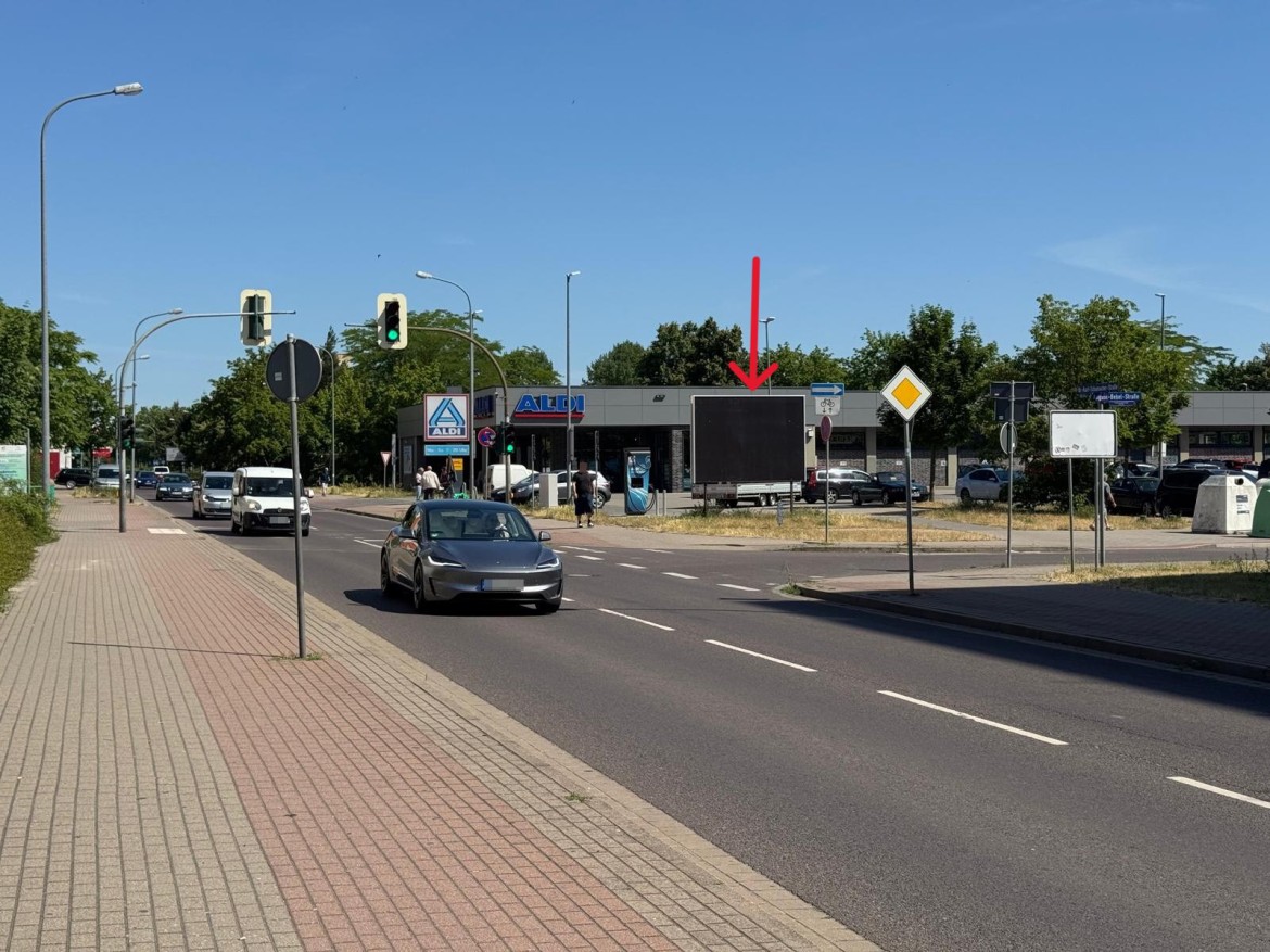 Dr.-Kurt-Schumacher-Str. 16 / Aldi Si. Str.