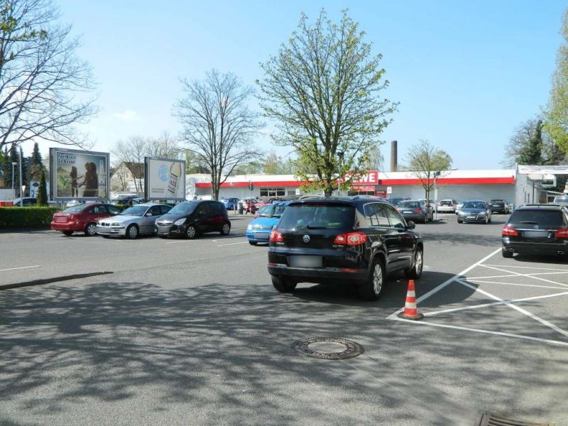 Berg.-Gladb.-Str. 1007 (REWE Einf.Si.Einf.re)