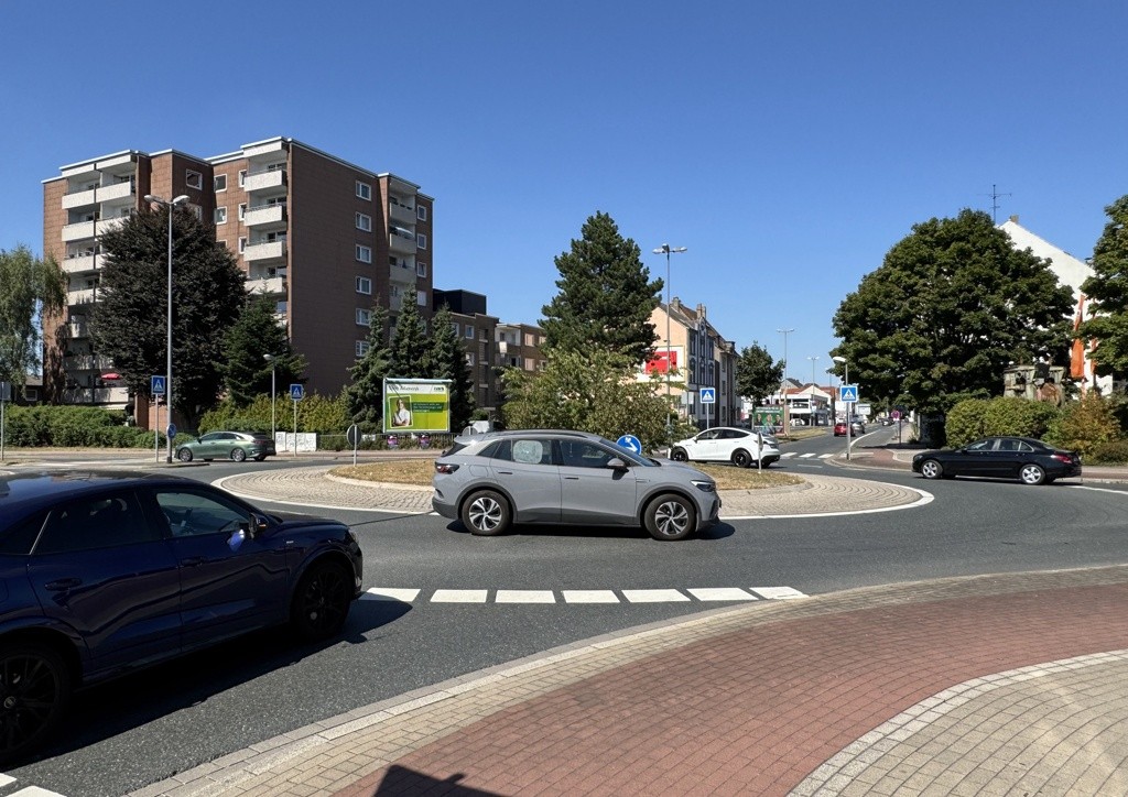 Bochumer Str. 226/Südstr. li. quer L551