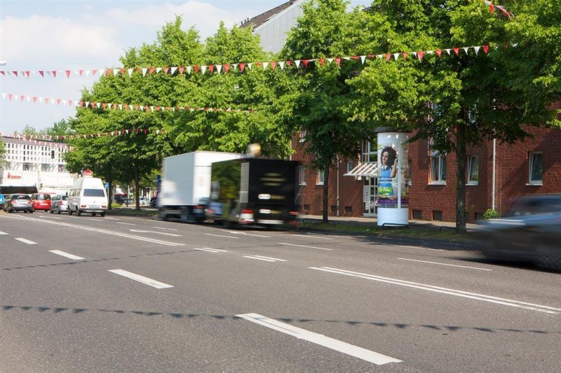 Viersener Str.   5/Kaarster Str.