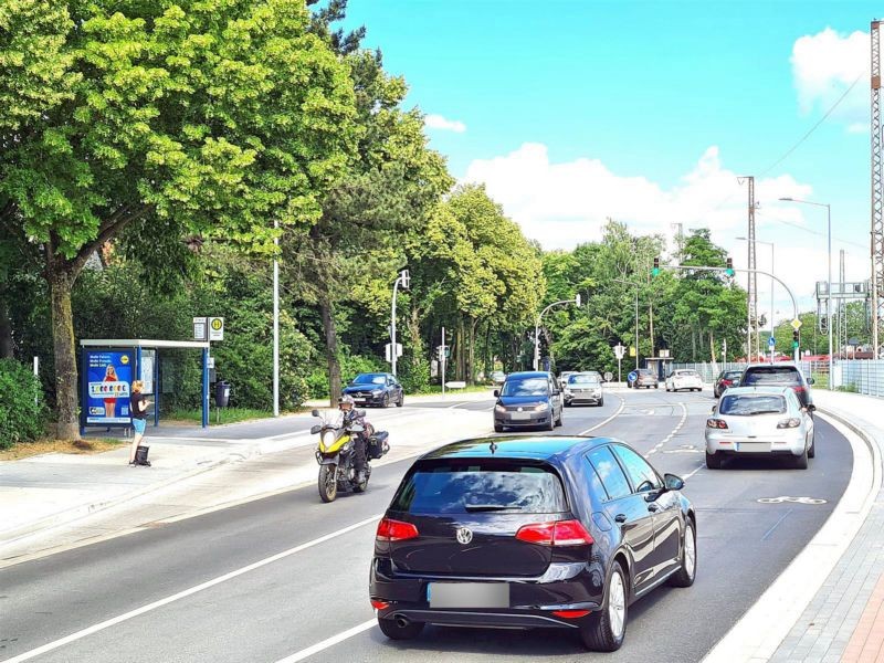 Bahnhofstr. neb. 118/Pontanusstr./We.li.