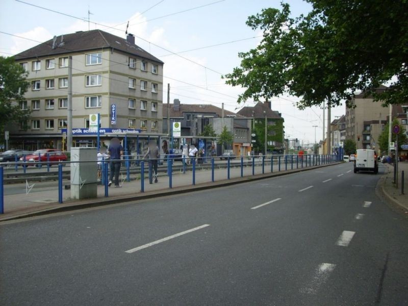 Steeler Str./Wasserturm saw./li.RS