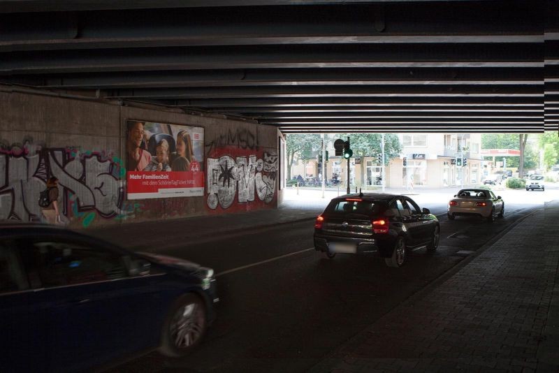 Bachstr. geg. Benzenbergstr. re.
