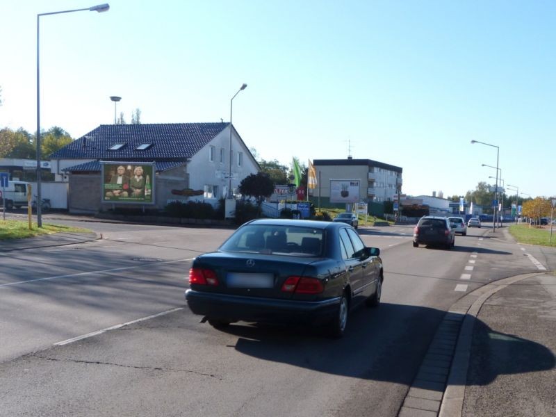 Berliner Str. 132a li. quer Nh. Aldi Süd