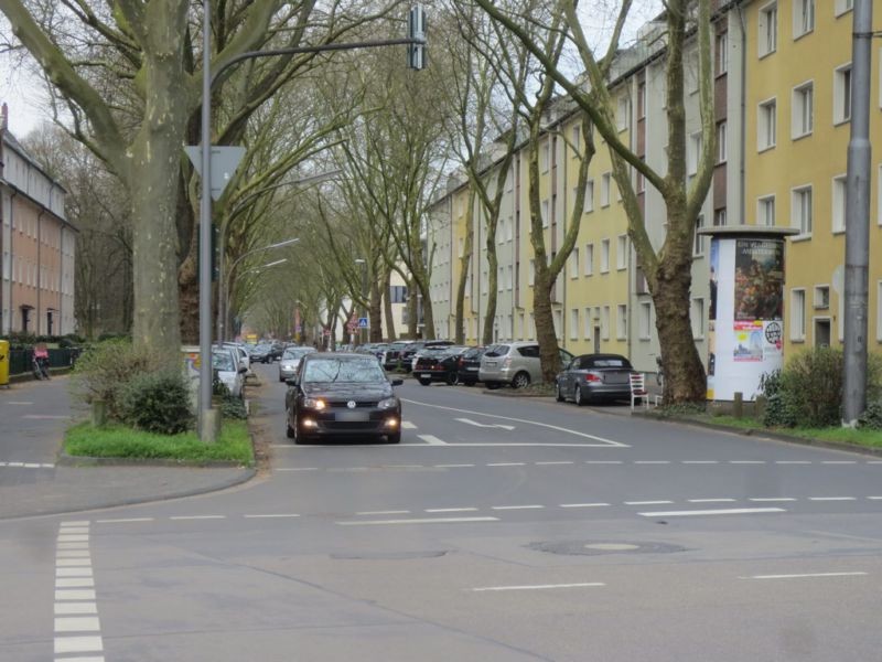 Neuenhöfer Allee/Berrenrather Str.