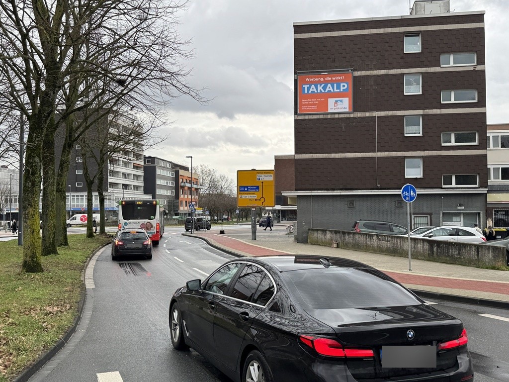 Konrad-Adenauer-Str.  12 quer