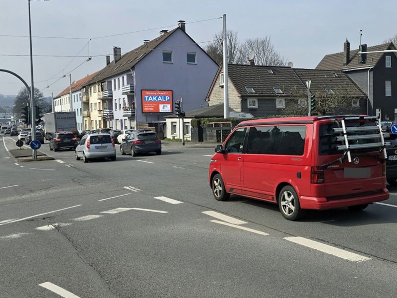 Berliner Str.  73 re. quer