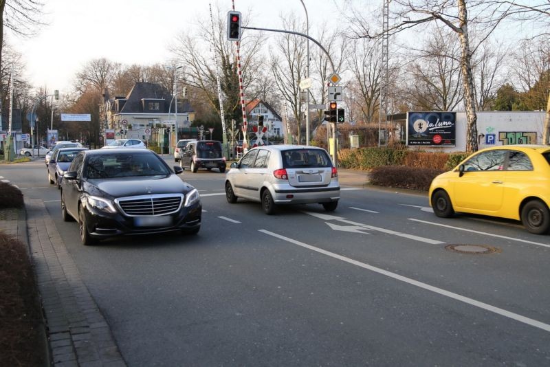 Detmolder Str/Lessingstr/Bahnübergang