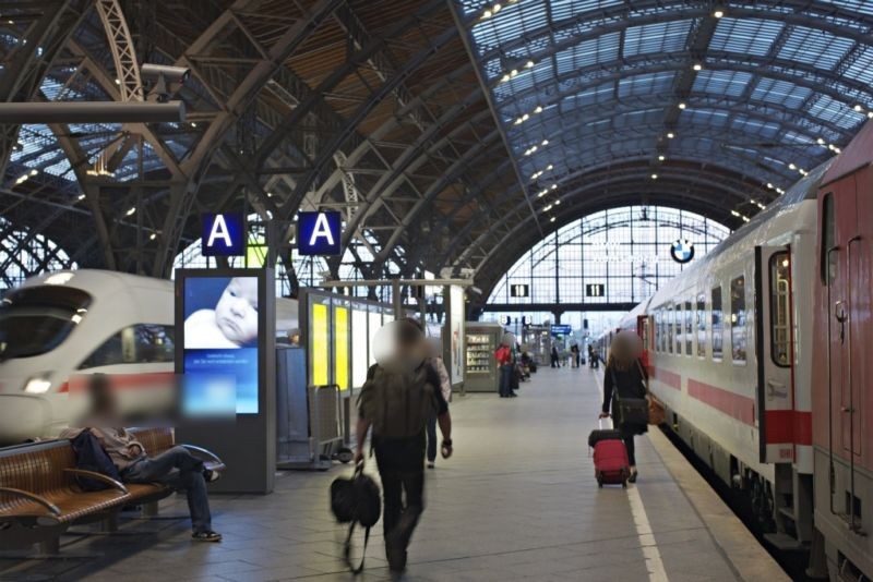 Hbf, Bstg., Gl. 10/11, Reihe 3