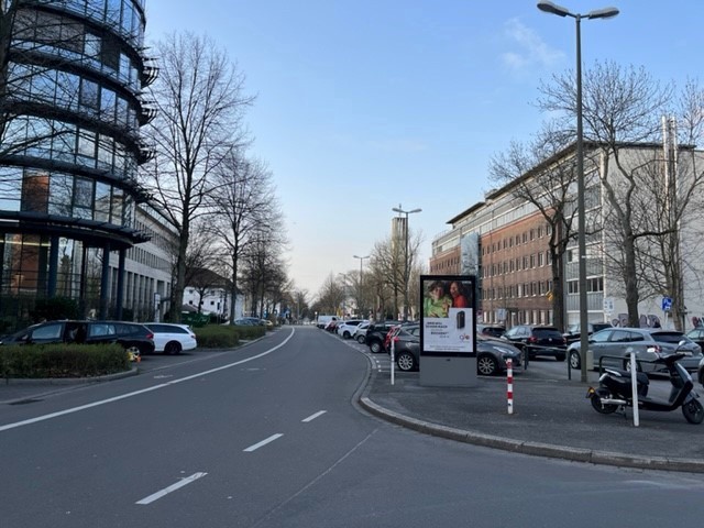 Lindemannstr.  79-81/Mittelinsel Ri. Wittekindstr.