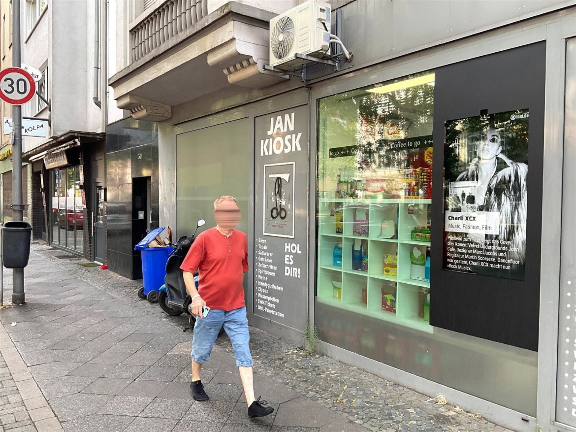 Neusser Str. 69/li.